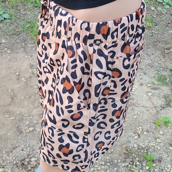 Animal print durable drawstring shorts - Picture 3 of 6